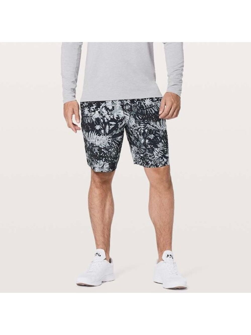 Lululemon Pace Breaker Short *Linerless 9" Canopy Ice Grey Black Small